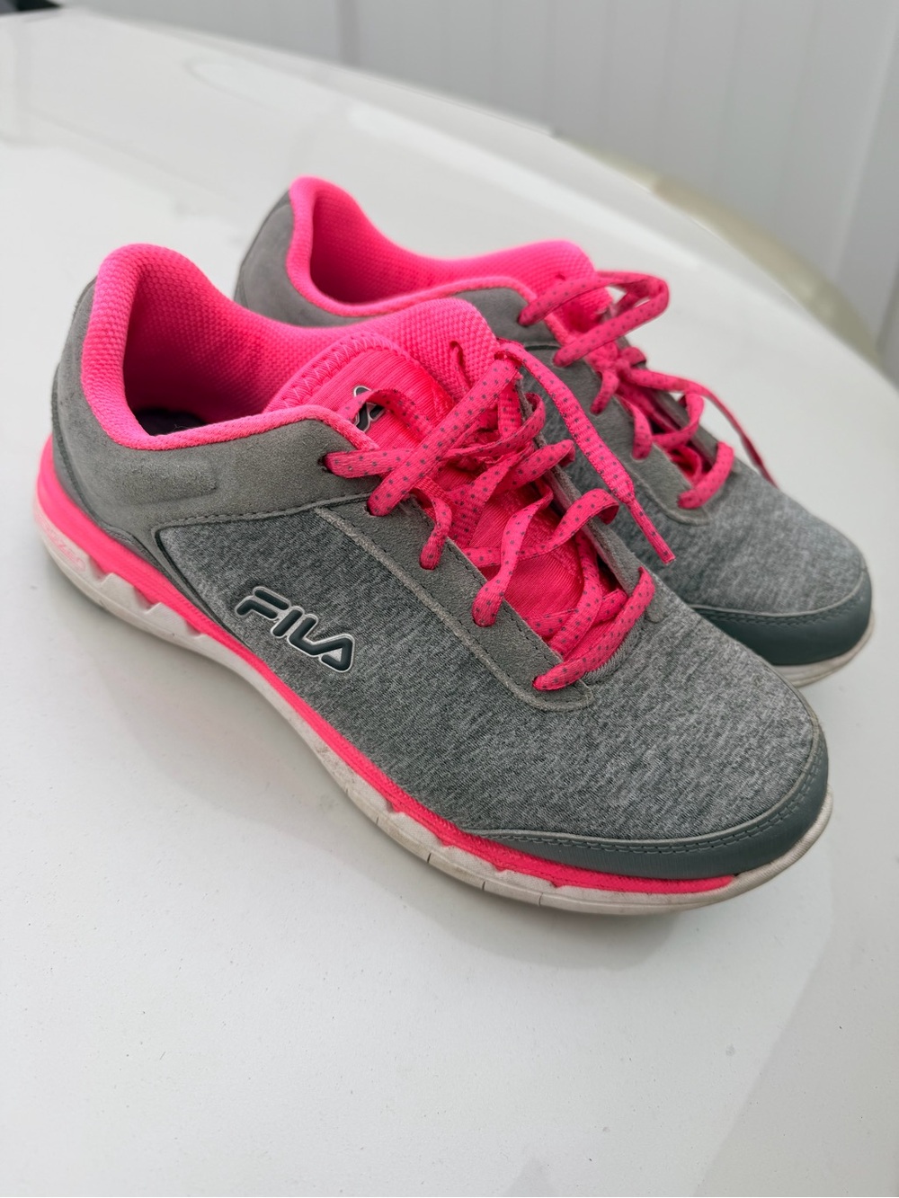 FILA Energized Women’s size 8 Gray and Pink Athletic Training Sneakers